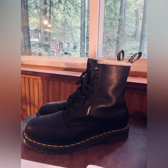 Dr Martens 1460 Serena Fur Lined Boots - Picture 4 of 7